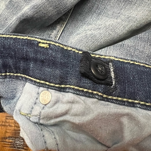 Levi's Kids Denizen Light Wash Flare Jeans - Picture 8 of 9